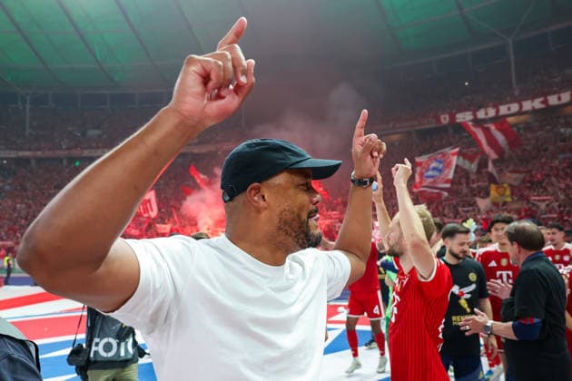 DFB Pokalfinale - FC Bayern München - VfB Stuttgart am 23.05.2026 im Olympiastadion in Berlin Trainer Vincent Kompany (Muenchen) jubelt und freut sich über den Pokalsieg