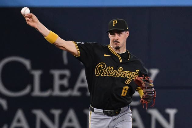 May 23, 2026, Toronto, On, Canada: Pittsburgh Pirates infielder Konnor Griffin (6) throws to first base to put out Toronto Blue Jays infielder Lenyn Sosa, not pictured, during second inning MLB, Baseball Herren, USA baseball action in Toronto on Saturday, May 23, 2026. Konnor Griffin - ZUMAc35_ 20260523_zaf_c35_071 Copyright: xJonxBlackerx