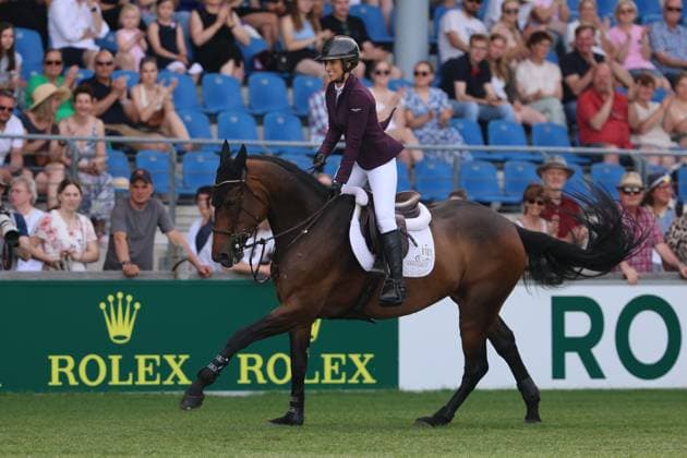 Janika Sprunger (SUI) mit Pferd Victory Music Z, Jubel, Siegerlächeln, Emotion, 1. Platz, Siegerin, S9 - Preis des Handwerks, Youngster-Tour Finale, CSIYH1* - Springprüfung mit Stechen für junge Pferde , Weltfest des Pferdesports, World Equestrian Festival, TSCHIO Aachen 2026, TSCHIO statt CHIO 2026, Aachener Soers, 22. bis 24. Mai 2026, Reitsport, 24.05.2026, Aachen Aachener Soers Deutschland