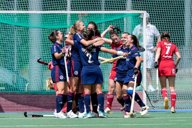 Spielerinnen vom Mannheimer HC (MHC), jubeln über das Tor zum 1:0, Jubel, Torjubel, Torerfolg, celebrate the goal, goal, celebration, jubelt ueber das Tor, Freuen, Freude, freut sich, optimistisch, positiv, Spielszene, Highlight, Action, Aktion, 24.05.2026, Mannheim (Deutschland), Hockey, Deutsche Meisterschaft, Viertelfinale 3, Damen, Mannheimer HC - Rot-Weiss Köln