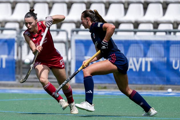 v.li.: Emma Boermans (KTHC, 33), Agustina Habif (MHC, 5), Zweikampf, Spielszene, Duell, duel, tackle, tackling, Dynamik, Action, Aktion, 24.05.2026, Mannheim (Deutschland), Hockey, Deutsche Meisterschaft, Viertelfinale 3, Damen, Mannheimer HC - Rot-Weiss Köln