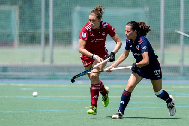 v.li.: Felicia Wiedermann (KTHC, 30), Carolin Seidel (MHC, 32), Zweikampf, Spielszene, Duell, duel, tackle, tackling, Dynamik, Action, Aktion, 24.05.2026, Mannheim (Deutschland), Hockey, Deutsche Meisterschaft, Viertelfinale 3, Damen, Mannheimer HC - Rot-Weiss Köln