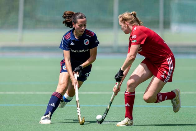 v.li.: Carolin Seidel (MHC, 32), Johanna Czech (KTHC, 7), Zweikampf, Spielszene, Duell, duel, tackle, tackling, Dynamik, Action, Aktion, 24.05.2026, Mannheim (Deutschland), Hockey, Deutsche Meisterschaft, Viertelfinale 3, Damen, Mannheimer HC - Rot-Weiss Köln