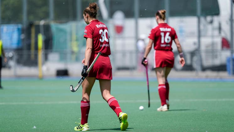 v.li.: Felicia Wiedermann (KTHC, 30), Helena Würker (KTHC, 16), Spielerinnen von Rot-Weiss Köln (KTHC), enttäuscht schauend, Enttäuschung, Frustration, disappointed, pessimistisch, nach dem Gegentor zum 2:0, Action, Aktion, Spielszene, 24.05.2026, Mannheim (Deutschland), Hockey, Deutsche Meisterschaft, Viertelfinale 3, Damen, Mannheimer HC - Rot-Weiss Köln
