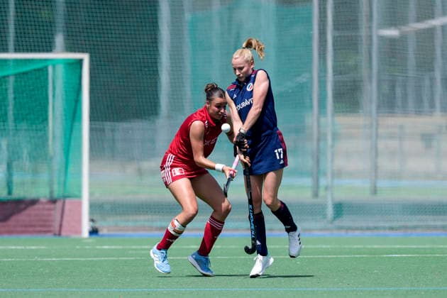 v.li.: Paula Brux (KTHC, 9, Kapitänin), Lisa Mayerhöfer (MHC, 17), Zweikampf, Spielszene, Duell, duel, tackle, tackling, Dynamik, Action, Aktion, 24.05.2026, Mannheim (Deutschland), Hockey, Deutsche Meisterschaft, Viertelfinale 3, Damen, Mannheimer HC - Rot-Weiss Köln