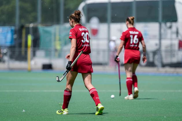 v.li.: Felicia Wiedermann (KTHC, 30), Helena Würker (KTHC, 16), Spielerinnen von Rot-Weiss Köln (KTHC), enttäuscht schauend, Enttäuschung, Frustration, disappointed, pessimistisch, nach dem Gegentor zum 2:0, Action, Aktion, Spielszene, 24.05.2026, Mannheim (Deutschland), Hockey, Deutsche Meisterschaft, Viertelfinale 3, Damen, Mannheimer HC - Rot-Weiss Köln