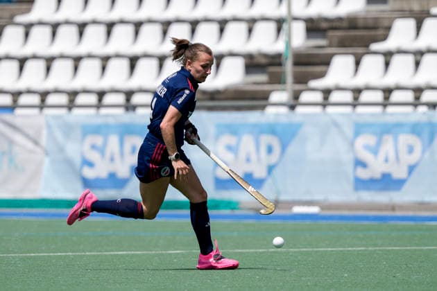 Nadine Fieber (MHC, 4), am Ball, Freisteller, Ganzkörper, Einzelbild, Einzelfoto, Aktion, Action, 24.05.2026, Mannheim (Deutschland), Hockey, Deutsche Meisterschaft, Viertelfinale 3, Damen, Mannheimer HC - Rot-Weiss Köln