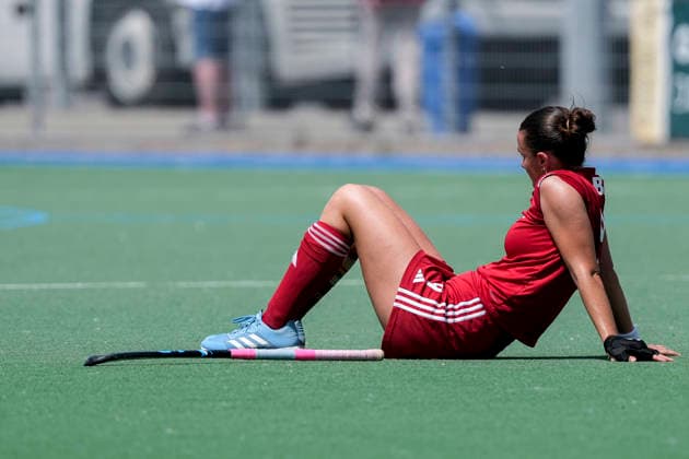 Paula Brux (KTHC, 9, Kapitänin), Spielerin, Spielerinnen von Rot-Weiss Köln (KTHC), enttäuscht über die Niederlage, Enttäuschung nach dem Schlusspfiff, Highlight, Verlierer, verloren, Frustration, disappointed, pessimistisch, 24.05.2026, Mannheim (Deutschland), Hockey, Deutsche Meisterschaft, Viertelfinale 3, Damen, Mannheimer HC - Rot-Weiss Köln