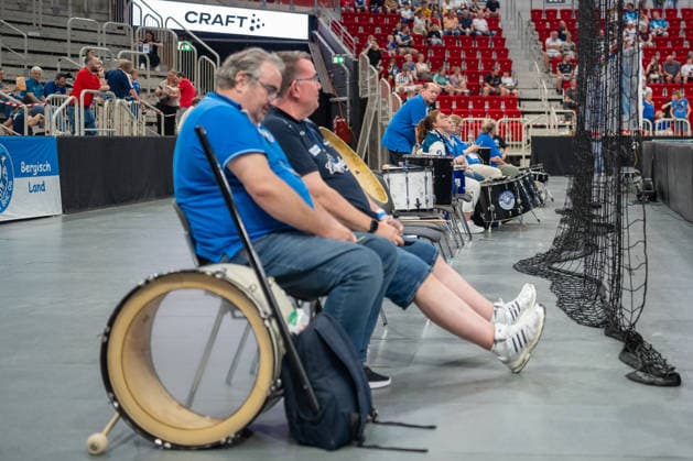 Die Trommler des BHC warten auf ihren Einsatz. Bergischer HC vs. THW KIel, Handball, DAIKIN HBL, 32. Spieltag, Saison 2025 2026, 24.05.2026 Bergischer HC vs. THW Kiel, Handball, DAIKIN HBL, 32. Spieltag, Saison 2025 2026, 24.05.2026 Duesseldorf Copyright: xEibner-Pressefoto ThomasxHaeslerx EP_THR