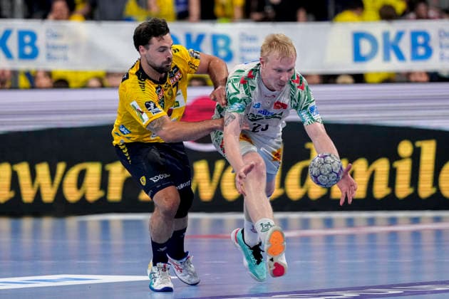 v.li.: Dani Baijens (RNL, 77), Magnus Saugstrup (SCM, 23), Zweikampf, Spielszene, Duell, duel, tackle, tackling, Dynamik, Action, Aktion, 24.05.2026, Mannheim (Deutschland), Handball, Bundesliga, Rhein-Neckar Löwen - SC Magdeburg