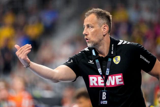 Maik Machulla (Trainer, Cheftrainer, RNL), gibt Anweisungen, gestikuliert, mit den Armen gestikulieren, Einzelbild, Einzelfoto, Aktion, Action, 24.05.2026, Mannheim (Deutschland), Handball, Bundesliga, Rhein-Neckar Löwen - SC Magdeburg