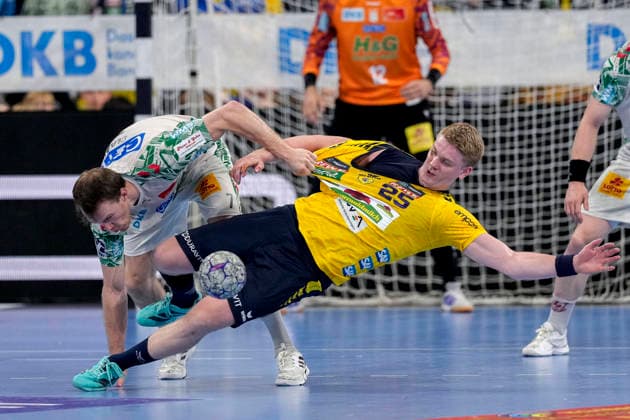 v.li.: Felix Claar (SCM, 7), Haukur Thrastarson (RNL, 25), Zweikampf, Spielszene, Duell, duel, tackle, tackling, Dynamik, Action, Aktion, 24.05.2026, Mannheim (Deutschland), Handball, Bundesliga, Rhein-Neckar Löwen - SC Magdeburg