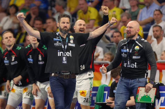 24.05.2026, xtgx, Handball, Daikin HBL, Rhein Neckar Löwen - SC Magdeburg v.l. Bennet Wiegert (Magdeburg, Trainer), Christian O Sullivan (Magdeburg, 24), Yves Grafenhorst (Magdeburg, Co-Trainer) Jubel, Torjubel, jubelt ueber das Tor, celebrate the goal, celebration Mannheim