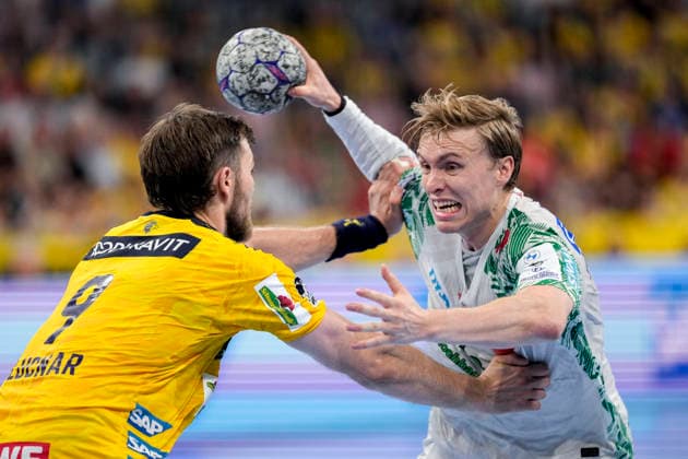v.li.: Steven Plucnar Jacobsen (RNL, 9), Gisli Thorgeir Kristjansson (SCM, 10), Zweikampf, Spielszene, Duell, duel, tackle, tackling, Dynamik, Action, Aktion, 24.05.2026, Mannheim (Deutschland), Handball, Bundesliga, Rhein-Neckar Löwen - SC Magdeburg