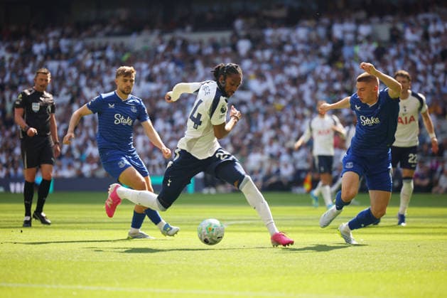 Djed Spence of Tottenham Hotspur is challenged by Vitaliy Mykolenko of Everton and Kiernan Dewsbury-Hall of Everton Tottenham Hotspur v Everton, Premier League, Football, Tottenham Hotspur Stadium, London, UK - 24 May 2026London Tottenham Hotspur Stadium United Kingdom EDITORIAL USE ONLY No use with unauthorised audio, video, data, fixture lists, club league logos or live services. Online in-match use limited to 120 images, no video emulation. No use in betting, games or single club league player publications. Copyright: xWillxCooper Shutterstockx 16889865o