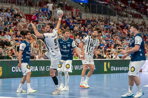 Veron Nacinovic (THW Kiel, 93) hat sich gegen Gerdas Barbarskas (Bergischer HC 06, 14) durchgesetzt und kommt zum Wurf. Bergischer HC vs. THW KIel, Handball, DAIKIN HBL, 32. Spieltag, Saison 2025 2026, 24.05.2026 Bergischer HC vs. THW Kiel, Handball, DAIKIN HBL, 32. Spieltag, Saison 2025 2026, 24.05.2026 Duesseldorf Copyright: xEibner-Pressefoto ThomasxHaeslerx EP_THR
