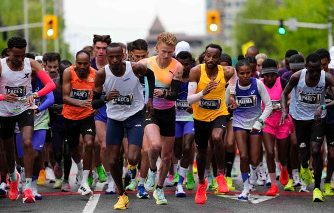 May 24, 2026, Ottawa, On, CAN: The elite runners, including Canadian distance runner Rory Linkletter, begin the Ottawa Marathon in Ottawa, on Sunday, May 24, 2026. Canada News - May 24, 2026 - ZUMAc35_ 0857449645st Copyright: xJustinxTangx
