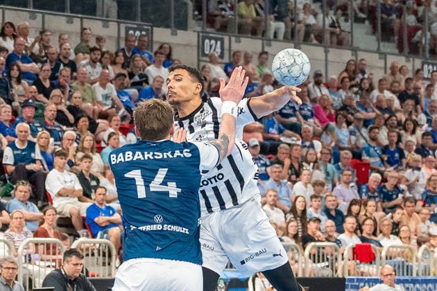 Gerdas Barbarskas (Bergischer HC 06, 14) kann den Wurf von Mohab Abdelhak (THW Kiel, 48) nicht verhindern. Bergischer HC vs. THW KIel, Handball, DAIKIN HBL, 32. Spieltag, Saison 2025 2026, 24.05.2026 Bergischer HC vs. THW Kiel, Handball, DAIKIN HBL, 32. Spieltag, Saison 2025 2026, 24.05.2026 Duesseldorf Copyright: xEibner-Pressefoto ThomasxHaeslerx EP_THR