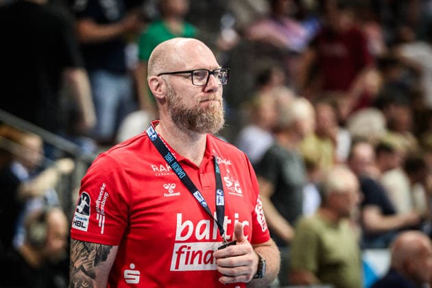 Ales Pajovic (Trainer Flensburg-Handewitt) - kritischer Blick GER, TVB Stuttgart - SG Flensburg-Handewitt, DAIKIN HBL, Handball, Bundesliga, 32. Spieltag, Spielzeit 2025 2026, 24.05.2026 GER, TVB Stuttgart - SG Flensburg-Handewitt, DAIKIN HBL, Handball, Bundesliga, 32. Spieltag, Spielzeit 2025 2026, 24.05.2026 Stuttgart Copyright: xSandyxDinkelackerx EP_SDR