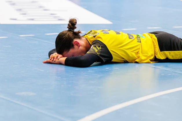 Kelly Vollebregt (Borussia Dortmund, 31) zeigt sich nach Spielende enttaeuscht ueber die 28:27 Niederlage GER, HSG Blomberg-Lippe vs. Borussia Dortmund, Handball, 1. Bundesliga Frauen, Play-Offs, Finale, Spiel 2, 24.05.2026 GER, HSG Blomberg-Lippe vs. Borussia Dortmund, Handball, 1. Bundesliga Frauen, Play-Offs, Finale, Spiel 2, 24.05.2026 Blomberg Copyright: xEibner-Pressefoto JanxRollingerx EP_JSK