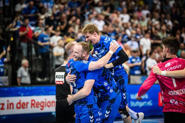 Lenny Rubin (TVB Stuttgart, 44) Jubel mit Patrick Zieker (TVB Stuttgart, 25) und Team GER, TVB Stuttgart - SG Flensburg-Handewitt, DAIKIN HBL, Handball, Bundesliga, 32. Spieltag, Spielzeit 2025 2026, 24.05.2026 GER, TVB Stuttgart - SG Flensburg-Handewitt, DAIKIN HBL, Handball, Bundesliga, 32. Spieltag, Spielzeit 2025 2026, 24.05.2026 Stuttgart Copyright: xSandyxDinkelackerx EP_SDR