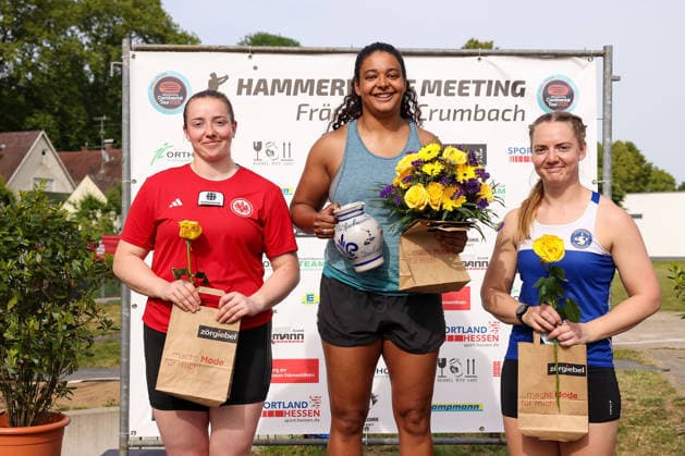 Fränkisch-Crumbach am 24.Mai 2026 Hammerwurf-Meeting in Fränkisch-Crumbach , HAM Frauen, women A , age group from 2003 v.l., Women A Podium, 2.Platz BORUTTA,Samantha (GER) Eintracht Frankfurt, 1.Platz WEIR, Jilian (CAN), 3.Platz HALLERTH, Rebecka (SWE) Schweden Copyright: JoaquimxFerreira