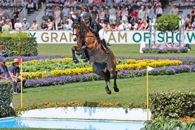 Sophie Hinners (GER) mit Pferd Iron Dames Singclair am Wassergraben , Rolex Grand Slam of Show Jumping, Springprüfung mit zwei Umläufen und Stechen , Weltfest des Pferdesports, World Equestrian Festival, TSCHIO Aachen 2026, TSCHIO statt CHIO 2026, Aachener Soers, 22. bis 24. Mai 2026, Reitsport, 24.05.2026, Aachen Aachener Soers Deutschland