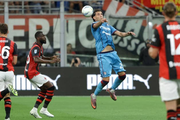 FIKAYO TOMORI, Milan, GIANLUCA GAETANO, Cagliari, Serie A, 2025-26, Milan vs Cagliari 1-2, 24-05-2026, Azione, Action, Contrasto, Maglia, Shirt 2026-27 SERIE A 2025-26 MILAN-CAGLIARI 1-2