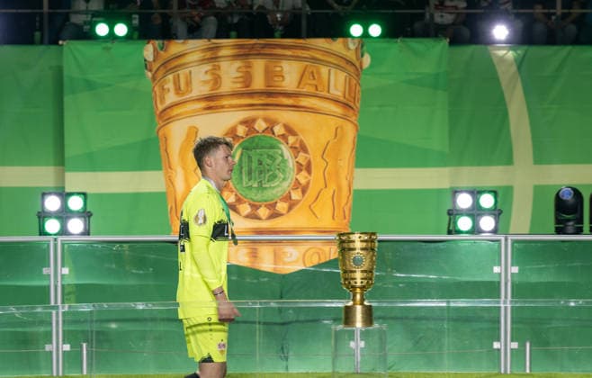 Fußball, Herren, Saison 2025 2026, 83. DFB-Pokal-Finale, FC Bayern München - VfB Stuttgart (3:0), Torwart Alexander Nübel (VfB Stuttgart), Enttäuschung nach Abpfiff, 23.05. 2026, Copyright: xMatthiasxKochx