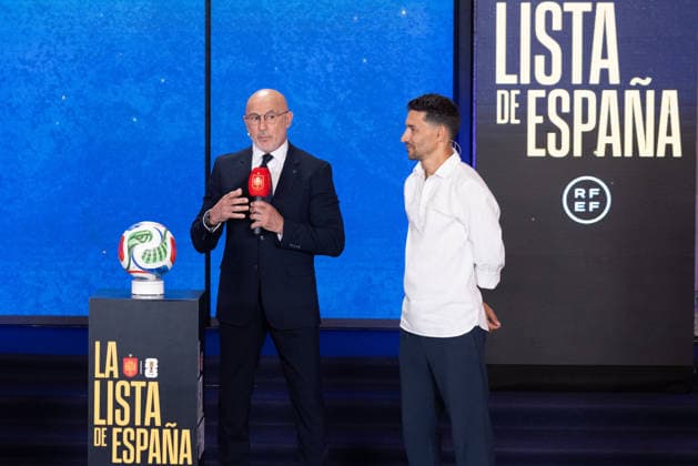 May 25, 2026, Madrid, Madrid, Spain: Luis de la Fuente, head coach of Spain, attends his press conference, PK, Pressekonferenz to announce the squad list for the World Cup 2026 at Edificio Telefonica on May 25, 2026, Madrid, Spain. Press Conference Luis De La Fuente - World Cup 2026 - ZUMAa181 20260525_zaa_a181_024 Copyright: xDennisxAgyemanx