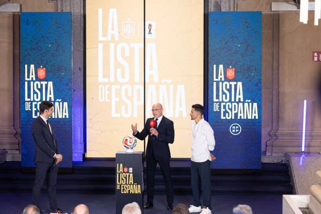 May 25, 2026, Madrid, Madrid, Spain: Luis de la Fuente, head coach of Spain, attends his press conference, PK, Pressekonferenz to announce the squad list for the World Cup 2026 at Edificio Telefonica on May 25, 2026, Madrid, Spain. Press Conference Luis De La Fuente - World Cup 2026 - ZUMAa181 20260525_zaa_a181_026 Copyright: xDennisxAgyemanx