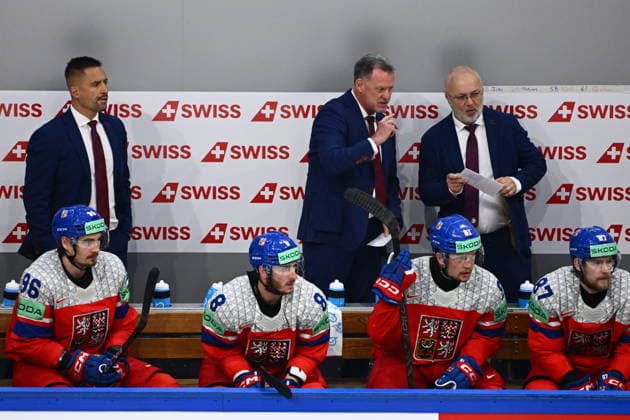 Czech coach Radim Rulik, center, and his assistants Tomas Plekanec, left, and Jiri Kalous, right, during the IIHF World Championship, WM, Weltmeisterschaft Group B match Czech Republic vs Norway on May 25, 2026, Fribourg, Switzerland. (CTKxPhoto RadekxPetrasek) CTKPhotoP2026052506044 CTKPhotoP2026052506044