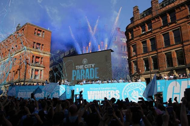 A general view of the parade Manchester City Carabao Cup and FA Cup trophy Parade, Premier League, Football, Manchester, UK - 25 May 2026Manchester United Kingdom EDITORIAL USE ONLY No use with unauthorised audio, video, data, fixture lists, club league logos or live services. Online in-match use limited to 120 images, no video emulation. No use in betting, games or single club league player publications. Copyright: xPhilxOldham Shutterstockx 16889909q