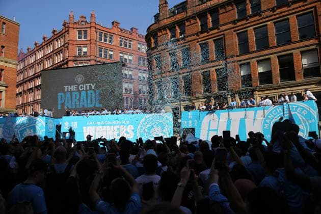 A general view of the parade Manchester City Carabao Cup and FA Cup trophy Parade, Premier League, Football, Manchester, UK - 25 May 2026Manchester United Kingdom EDITORIAL USE ONLY No use with unauthorised audio, video, data, fixture lists, club league logos or live services. Online in-match use limited to 120 images, no video emulation. No use in betting, games or single club league player publications. Copyright: xPhilxOldham Shutterstockx 16889909r