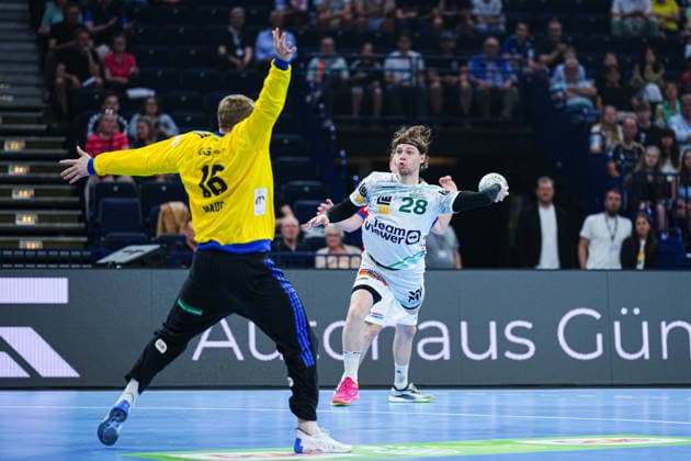 Wurf Tor Franko Lastro (Frisch Auf Goeppingen, 28) GER, Handball Verein Hamburg vs. Frisch Auf Goeppingen, Handball, 1. Bundesliga, Spieltag 32, Saison 2025 2026, 25.05.2026 GER, Handball Sport Verein Hamburg vs. Frisch Auf Goeppingen, Handball, 1. Bundesliga, Spieltag 32, Saison 2025 2026, 25.05.2026 Hamburg Copyright: xEibner-Pressefoto MarcelxvonxFehrnx EP_MFN