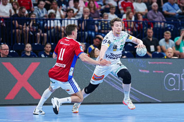 Nicolaj Jorgensen (Handball Verein Hamburg, 11), Erik Persson (Frisch Auf Goeppingen, 22) GER, Handball Sport Verein Hamburg vs. Frisch Auf Goeppingen, Handball, 1. Bundesliga, Spieltag 32, Saison 2025 2026, 25.05.2026 GER, Handball Sport Verein Hamburg vs. Frisch Auf Goeppingen, Handball, 1. Bundesliga, Spieltag 32, Saison 2025 2026, 25.05.2026 Hamburg Copyright: xEibner-Pressefoto MarcelxvonxFehrnx EP_MFN