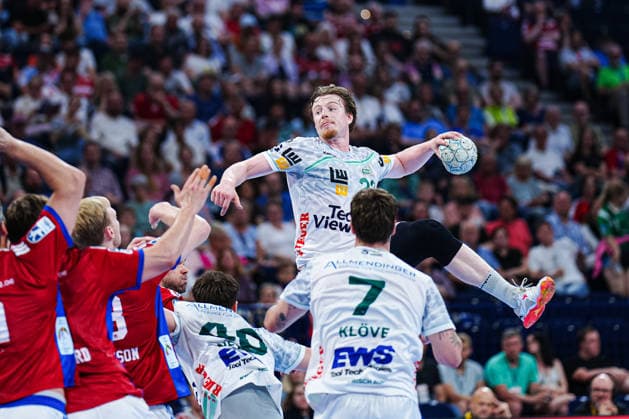 Wurf Tor Erik Persson (Frisch Auf Goeppingen, 22) GER, Handball Verein Hamburg vs. Frisch Auf Goeppingen, Handball, 1. Bundesliga, Spieltag 32, Saison 2025 2026, 25.05.2026 GER, Handball Sport Verein Hamburg vs. Frisch Auf Goeppingen, Handball, 1. Bundesliga, Spieltag 32, Saison 2025 2026, 25.05.2026 Hamburg Copyright: xEibner-Pressefoto MarcelxvonxFehrnx EP_MFN