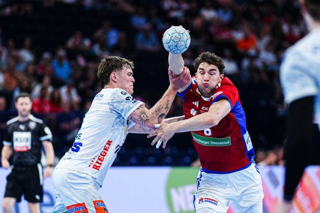 Victor Kloeve (Frisch Auf Goeppingen, 07), Elias Kofler (Handball Verein Hamburg, 06) GER, Handball Sport Verein Hamburg vs. Frisch Auf Goeppingen, Handball, 1. Bundesliga, Spieltag 32, Saison 2025 2026, 25.05.2026 GER, Handball Sport Verein Hamburg vs. Frisch Auf Goeppingen, Handball, 1. Bundesliga, Spieltag 32, Saison 2025 2026, 25.05.2026 Hamburg Copyright: xEibner-Pressefoto MarcelxvonxFehrnx EP_MFN