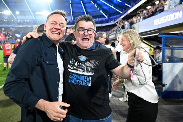 Paderborn, Home Deluxe Arena, 25.05.26, GER, Herren, Relegation, Saison 2025-2026, SC Paderborn 07 - VfL Wolfsburg Bild: Schlussjubel, Emotion, Freude bei Geschaeftsfuehrer Martin HORNBERGER (Paderborn, rechts) nach dem Bundesliga-Aufstieg DFL regulations prohibit any use of photographs as image sequences and or quasi-video. NRW Deutschland