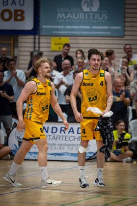 Lucas Mayer (Bozic Estriche Knights Kirchheim, 08) Gian Bahattin Aydinoglu (Bozic Estriche Knights Kirchheim, 04) GER, Bozic Estriche Knights Kirchheim vs. Giessen 46ers, BARMER 2. Basketball Bundesliga, Playoffs Halbfinale Spiel 3, Saison 2025 2026, 26.05.2026 GER, Bozic Estriche Knights Kirchheim vs. Giessen 46ers, BARMER 2. Basketball Bundesliga, Playoffs Halbfinale Spiel 3, Saison 2025 2026, 26.05.2026 Goeppingen Copyright: xEibner-Pressefoto NinaxSanderx EP_NSR