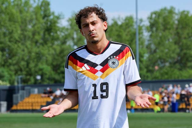 Taycan Etcibasi (Germany) bejubelt seinen Treffer zum 0:1, UEFA Under 19 friendly, Slovakia v Germany, MOL Academy am 27. May 2026 in Dunajska Streda, Slowakei. (Foto von Marco Steinbrenner DeFodi Images) Taycan Etcibasi (Germany) celebrates after scoring his teams first goal, UEFA Under 19 friendly, Slovakia v Germany, MOL Academy, May 27, 2026 in Dunajska Streda, Slovakia. (Photo by Marco Steinbrenner DeFodi Images) -