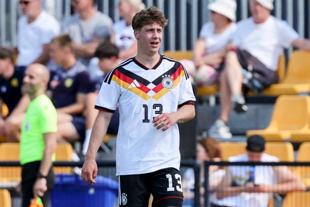 Yannik Wagner (Germany) schaut, UEFA Under 19 friendly, Slovakia v Germany, MOL Academy am 27. May 2026 in Dunajska Streda, Slowakei. (Foto von Marco Steinbrenner DeFodi Images) Yannik Wagner (Germany) looks on, UEFA Under 19 friendly, Slovakia v Germany, MOL Academy, May 27, 2026 in Dunajska Streda, Slovakia. (Photo by Marco Steinbrenner DeFodi Images) -