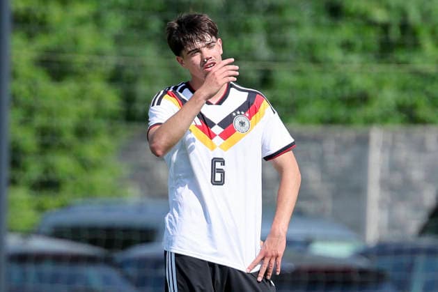 Mirza Catovic (Germany) schaut enttaeuscht, UEFA Under 19 friendly, Slovakia v Germany, MOL Academy am 27. May 2026 in Dunajska Streda, Slowakei. (Foto von Marco Steinbrenner DeFodi Images) Mirza Catovic (Germany) looks dejected, UEFA Under 19 friendly, Slovakia v Germany, MOL Academy, May 27, 2026 in Dunajska Streda, Slovakia. (Photo by Marco Steinbrenner DeFodi Images) -