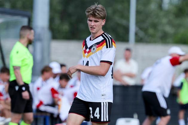 Jan Buerger (Germany) schaut, UEFA Under 19 friendly, Slovakia v Germany, MOL Academy am 27. May 2026 in Dunajska Streda, Slowakei. (Foto von Marco Steinbrenner DeFodi Images) Jan Buerger (Germany) looks on, UEFA Under 19 friendly, Slovakia v Germany, MOL Academy, May 27, 2026 in Dunajska Streda, Slovakia. (Photo by Marco Steinbrenner DeFodi Images) -