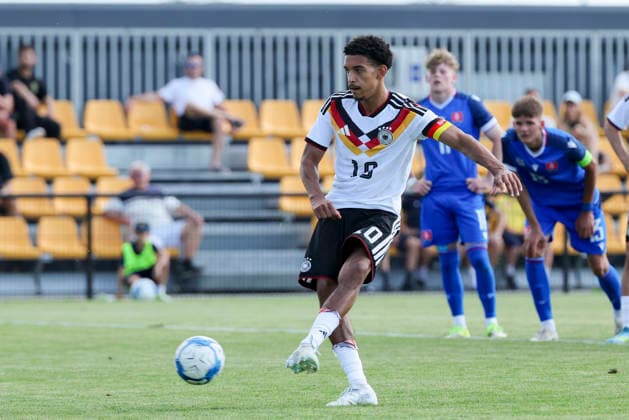 Francis Onyeka (Germany) verwandelt den Foulelfmeter zum 2:3, UEFA Under 19 friendly, Slovakia v Germany, MOL Academy am 27. May 2026 in Dunajska Streda, Slowakei. (Foto von Marco Steinbrenner DeFodi Images) Francis Onyeka (Germany) converted the penalty to make it 2 3, UEFA Under 19 friendly, Slovakia v Germany, MOL Academy, May 27, 2026 in Dunajska Streda, Slovakia. (Photo by Marco Steinbrenner DeFodi Images) -
