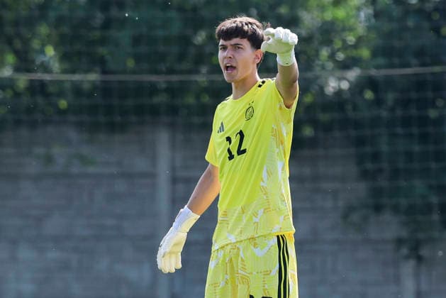 Torhueter Tom Wisbereit (Germany) gestikuliert, UEFA Under 19 friendly, Slovakia v Germany, MOL Academy am 27. May 2026 in Dunajska Streda, Slowakei. (Foto von Marco Steinbrenner DeFodi Images) Torhueter Tom Wisbereit (Germany) gestures, UEFA Under 19 friendly, Slovakia v Germany, MOL Academy, May 27, 2026 in Dunajska Streda, Slovakia. (Photo by Marco Steinbrenner DeFodi Images) -
