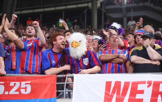 Crystal Palace - Rayo Vallecano Finale Conference League Leipzig, 27.05.2026, Leipzig Stadium, Fussball, Final UEFA Conference League , Crystal Palace FC (ENG) vs. Rayo Vallecano de Madrid (ESP) , Im Bild: Fans von Crystal Palace , Nur zur redaktionellen Nutzung. Only editorial use. , Mit den abgebildeten Person (en) gibt es kein Model Release Einverständniserklärung. PICTURE POINT übernimmt keine Haftung bei Verletzung der Persönlichkeitsrechte. , UEFA regulations prohibit any use of photographs as image sequences and or quasi-video. ,