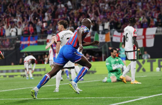 Crystal Palace - Rayo Vallecano Finale Conference League Leipzig, 27.05.2026, Leipzig Stadium, Fussball, Final UEFA Conference League , Crystal Palace FC (ENG) vs. Rayo Vallecano de Madrid (ESP) , Tor für Palace zum 1:0. Im Bild: Torschütze Jean-Philippe Mateta (14, Palace) dreht jubelnd ab , Nur zur redaktionellen Nutzung. Only editorial use. , UEFA regulations prohibit any use of photographs as image sequences and or quasi-video. ,