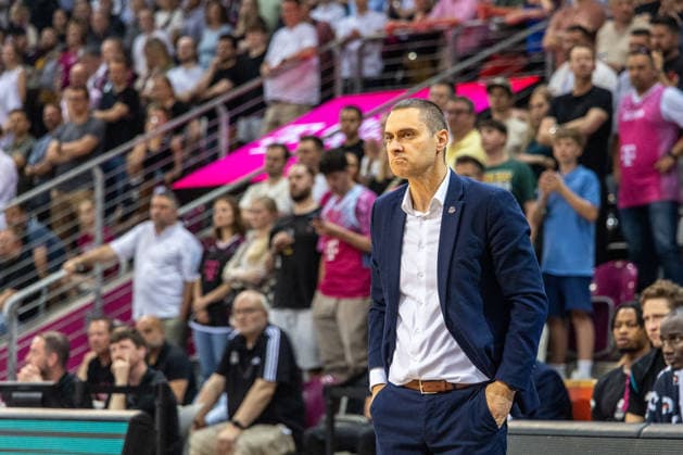 Marko Stankovic (Telekom Baskets Bonn, Headcoach) schaut unzufrieden Telekom Baskets Bonn vs. Fitness First Wuerzburg Baskets, Basketball, easy Credit BBL, Playoffs, Viertelfinale, 5. Spieltag, 2025 2026, 27.05.2026 Telekom Baskets Bonn vs. Fitness First Wuerzburg Baskets, Basketball, easy Credit BBL, Playoffs, Viertelfinale, 5. Spieltag, 2025 2026, 27.05.2026 Bonn Copyright: xEibner-Pressefoto GerhardxWingenx EP_GWR