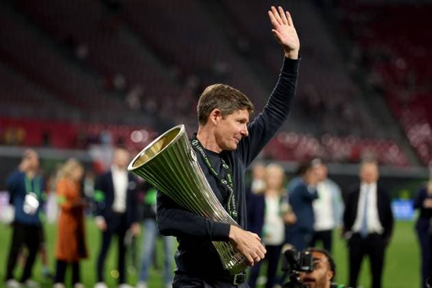 Oliver Glasner manager of Crystal Palace celebrates with the trophy after winning the UEFA Conference League Crystal Palace v Rayo Vallecano, UEFA Conference League, Final, Football, Red Bull Arena, Leipzig, Germany - 27 May 2026Leipzig Red Bull Arena Germany EDITORIAL USE ONLY No use with unauthorised audio, video, data, fixture lists, club league logos or live services. Online in-match use limited to 120 images, no video emulation. No use in betting, games or single club league player publications. Copyright: xKieranxMcManus Shutterstockx 16898266dz